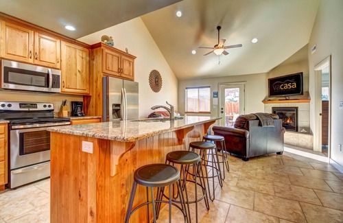 Moab South Valley House | Mountain-view desert oasis with alfresco patio & amazing location