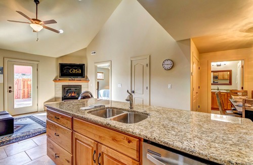 Moab South Valley House | Mountain-view desert oasis with alfresco patio & amazing location