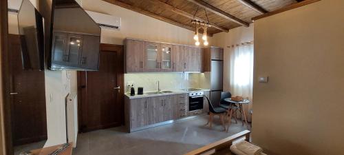 Alli Meria Apartment | Mountain view