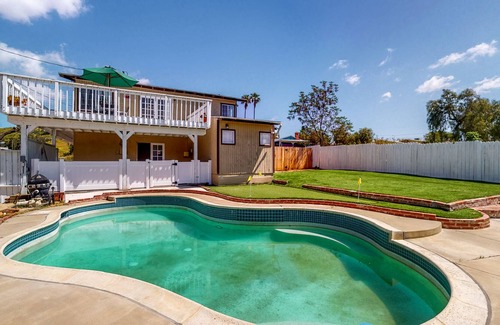 Lake Elsinore House | Mountain view home with pool, putting green, grill