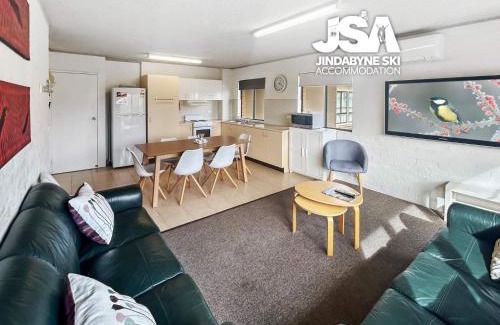 Jindabyne Apartment | Mountain View Kirwan 47