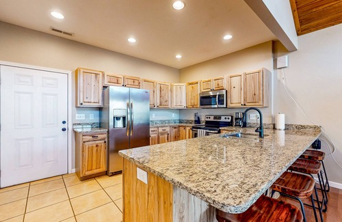 Marble House | Mountain-view log home w/furnished deck, firepit -hiking, biking, national parks