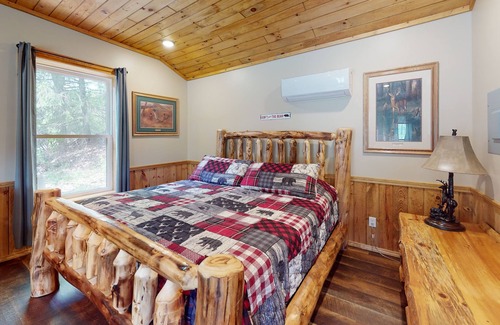 Sabinsville Resort | Mountain View, Pine Creek, PA Grand Canyon Suite 7 at Rough Cut Lodge