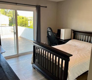 Agoura Hills House | Mountain View Poolside Retreat