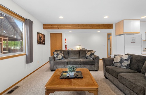 Leavenworth House | Mountain View Retreat with Two Large Hot Tubs!