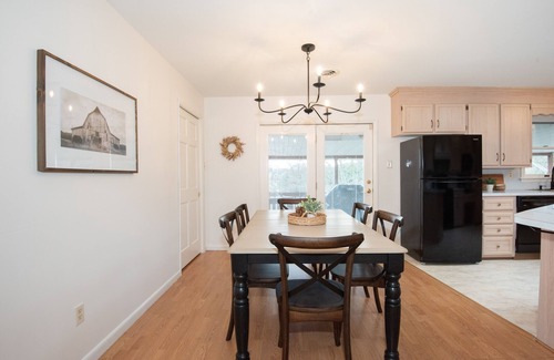 Saint Thomas House | Mountain view, rural and cozy.