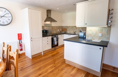 Dulas Cottage | Mountain View - sleeps 5 guests in 2 bedrooms