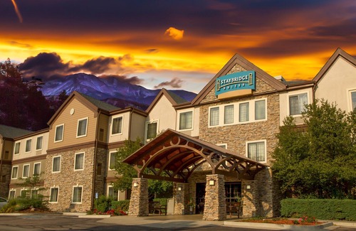 Northwest Colorado Springs Apartment | Mountain View Studio + Pool Access