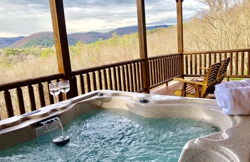 Sautee Nacoochee Cabin | Mountain View Spectacular Cabin Wildlife HotTub Gameroom Firepit Helen, SauteeGa