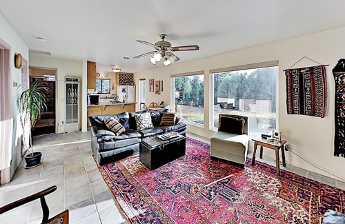 Freestone Cottage | Mountain-View Vineyard Cottage | Private Hot Tub | Dining Deck with Grill