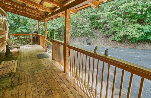 Pigeon Forge Cabin | Mountain Views, 3/3 Hot Tub, Game Room, Secluded, but near all attractions