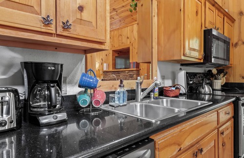 Cleveland Cabin | Mountain Views! 3 Acre privacy, Fiber Optic Internet and more!