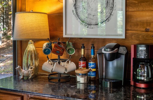 Aska Cabin | Mountain views ⛰️ 5 min to trails, waterfall & river