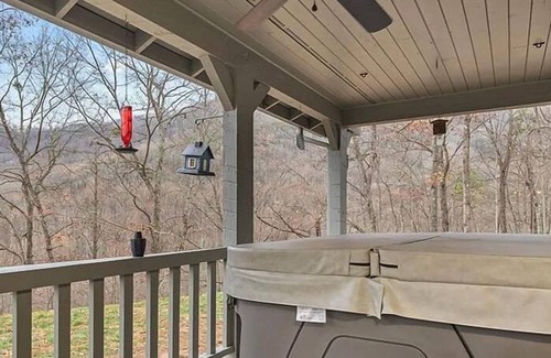 Whittier Cabin | Mountain Views and Great Location
