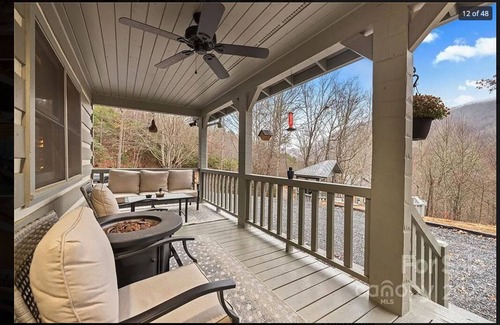 Whittier Cabin | Mountain Views and Great Location