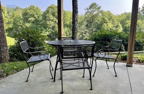 Burnsville House | Mountain Views and Sounds of the River on the golf course