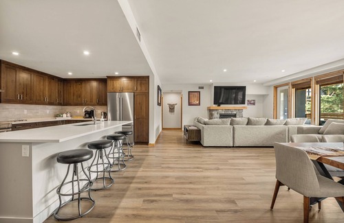 Cougar Creek Condo | Mountain Views! Luxurious 3Brs/3.5Ba for max 12, Tamarack Lodge, Spring Creek