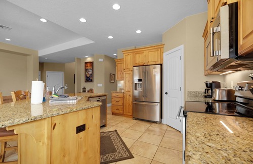 La Verkin House | Mountain Views Near Zion - Wifi - Self Checkin/Out - Outdoor Fire Pit & Grill