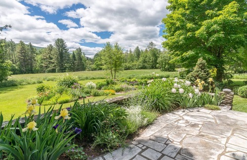 Manchester House | Mountain views. Ski Bromley, Stratton. Minutes to restaurants, Equinox, Ekwanok.