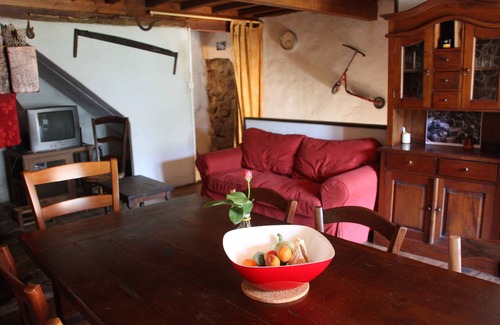Illier-et-Laramade House | Mountain village house for 6 people, maximum sunshine.