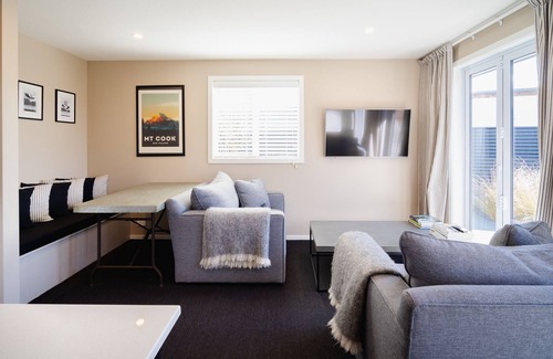 Twizel House | Mountain Vista Retreat -Apartment 1 (Wifi)