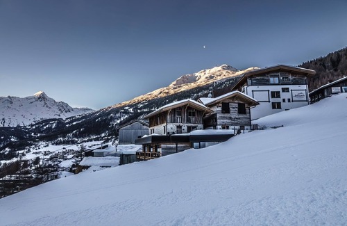 Soelden Ski Chalet | Mountaineer chalet - top location directly on the ski slope with a fantastic view
