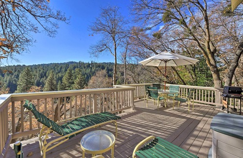 Lake Arrowhead Cabin | Mountainside Cabin w/Deck - 16 Miles to Skiing!