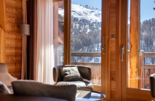 Les Claux Ski Chalet | Mountainside chalet with sauna and jacuzzi 200m from the slopes