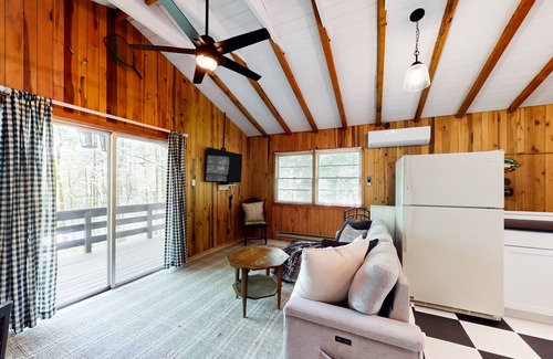 Topton House | Mountainside escape with Nantahala Lake views & serene deck - dog-friendly