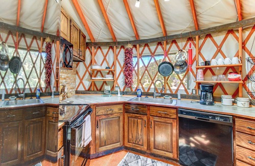Montrose Cabin | Mountainside Yurt w/Views < 3 Mi to Black Canyon!