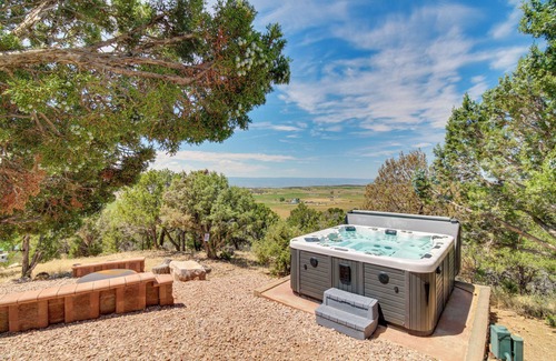 Montrose Cabin | Mountainside Yurt w/Views < 3 Mi to Black Canyon!