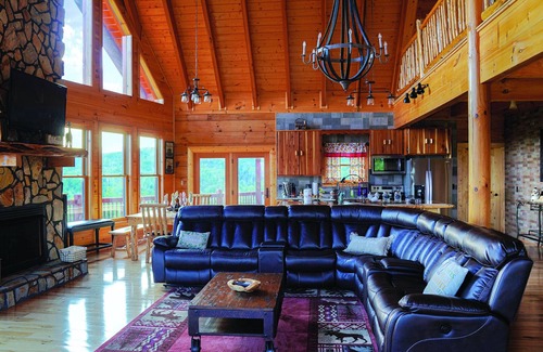 Dobson Cabin | MountainTop Compound Groups,Corporate Retreat,Weddings,Churches 10-40BR,n66 Beds