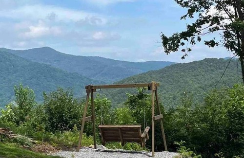 Canton House | Mountaintop Glamping Cabin,Views!