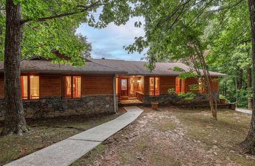 Saluda House | Mountaintop Home with Fantastic Views