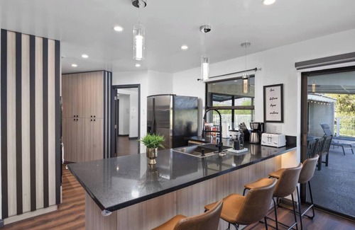 San Bernardino House | Mountaintop Pool Paradise - Mins to NOS Center