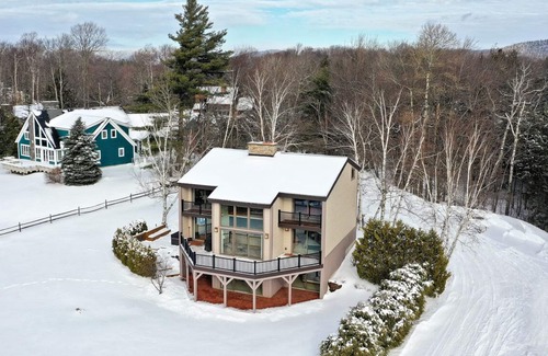 Killington House | MountainView - Luxurious 5800SF Retreat with Breathtaking 4-Season Views!