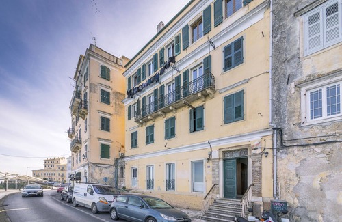 Old Town Apartment | Mouragia Luxury Seaview Suite by Konnect