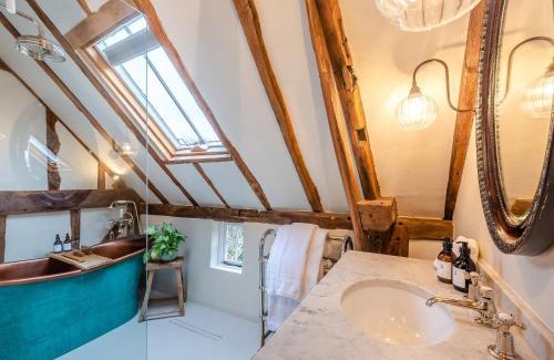 Wadhurst House | Mousehall Oast