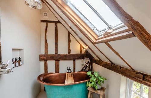 Wadhurst House | Mousehall Oast