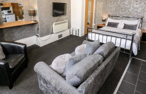 Bridlington Old Town Apartment | MOWBRAY 2, pet friendly, country holiday cottage in Bridlington