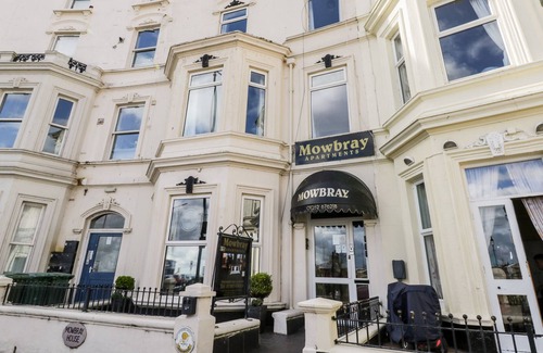 Bridlington Old Town Apartment | MOWBRAY 2, pet friendly, country holiday cottage in Bridlington