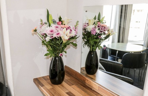 Bridlington Old Town Apartment | MOWBRAY 4, pet friendly, country holiday cottage in Bridlington