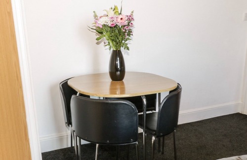 Bridlington Old Town Apartment | MOWBRAY 6, pet friendly, country holiday cottage in Bridlington