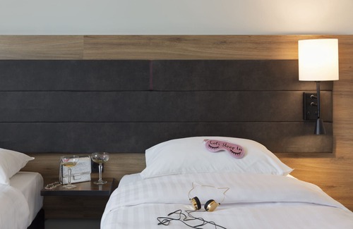 Leinfelden-Echterdingen Hotel | MOXY Stuttgart Airport/Messe