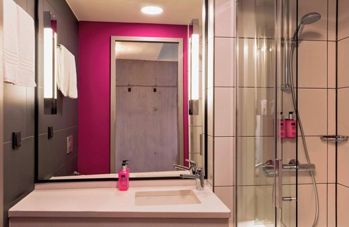 Leinfelden-Echterdingen Hotel | MOXY Stuttgart Airport/Messe