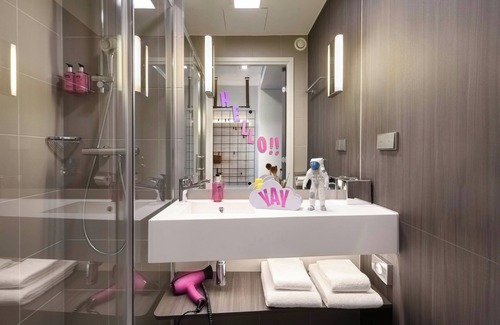 Siegelberg Hotel | Moxy Stuttgart Feuerbach