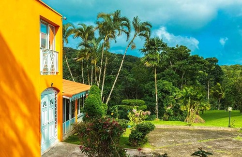 Saint-Joseph House | 260 m² House ∙ 2 bedrooms ∙ 4 guests