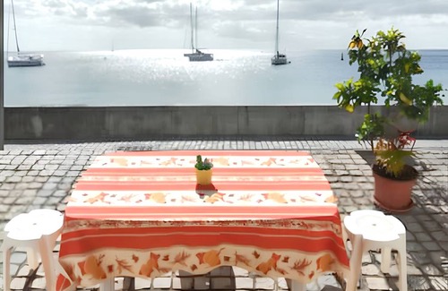 Saint-Pierre House | 80 m² House ∙ 2 bedrooms ∙ 4 guests