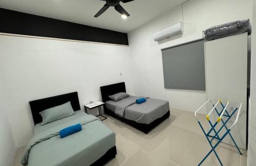 Kuching House | MR homestay depo link