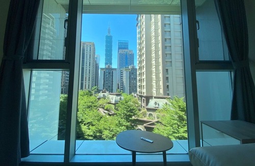Xinyi Condo | mrt 10mins Xinyi Project Zone apple tv n Netflix TV FIREWORKS TAIPEI 101
